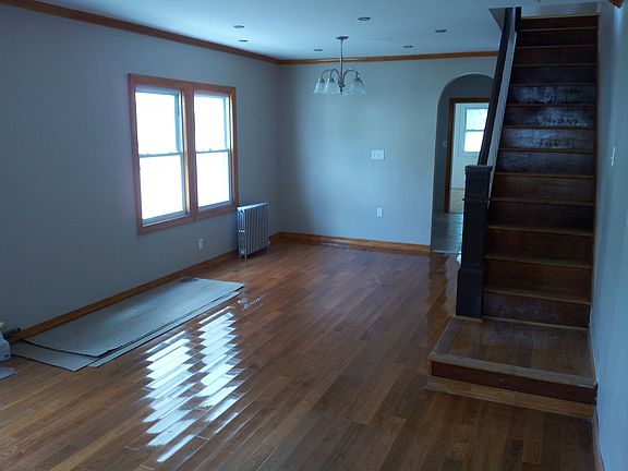 3rd image of 114 28 147th St