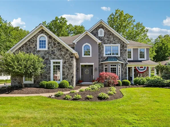 26643 Primrose Ln, Westlake, OH 44145