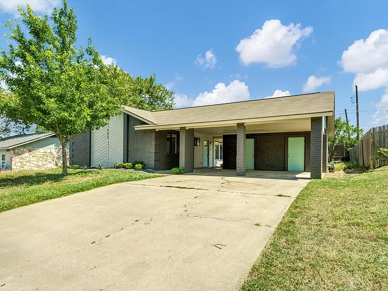 505 Old West Dr #B — Photo 2