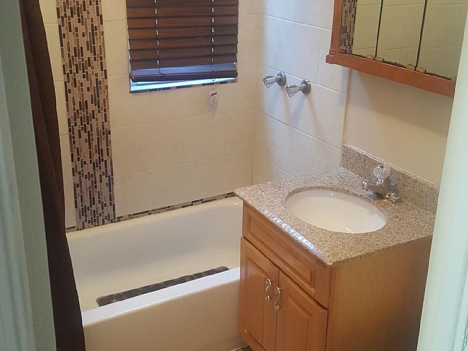 1st image of 202 N Leclaire Ave #2