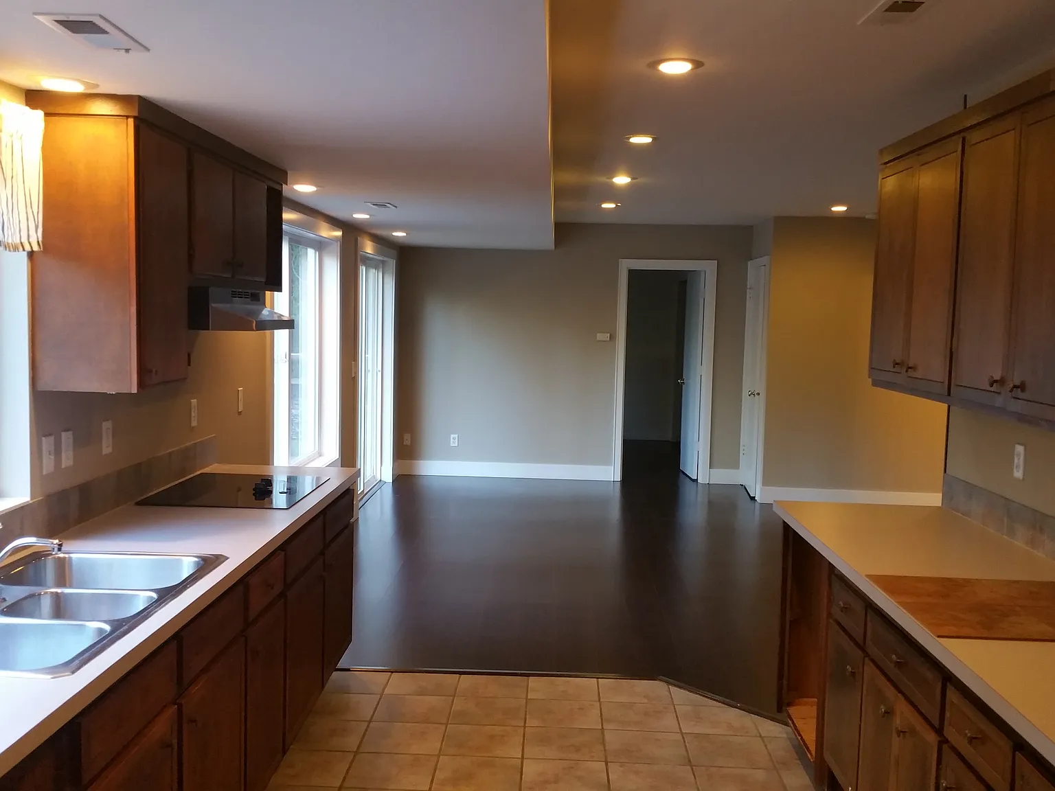 2 bed, 1300 sqft, $2,800 — Photo 3