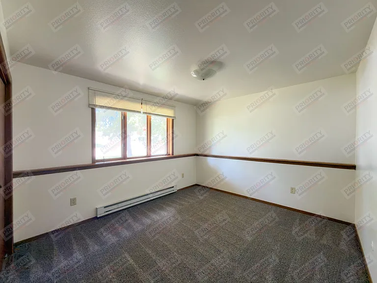 701 S Brooks Ave — Photo 10