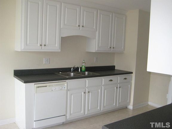 2nd image of 110 Piccadilly Ct