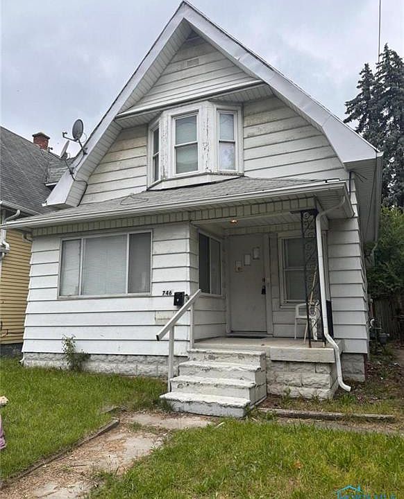 1st image of 746 Spencer St