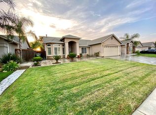 559 Vernazza Ave, Dinuba, CA 93618