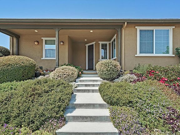 3rd image of 1401 Sunrise Dr