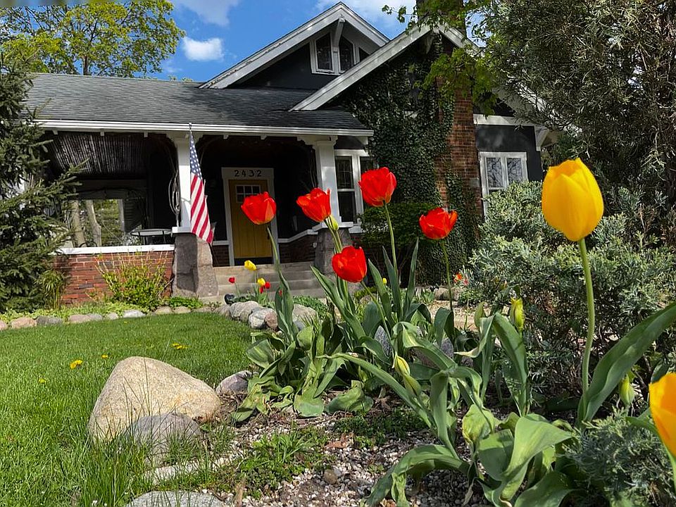 1st image of 2432 Boulevard Dr SW