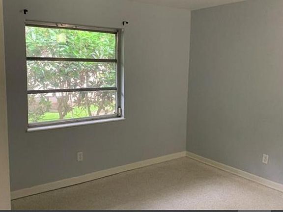 4th image of 5010 Trade Winds Dr