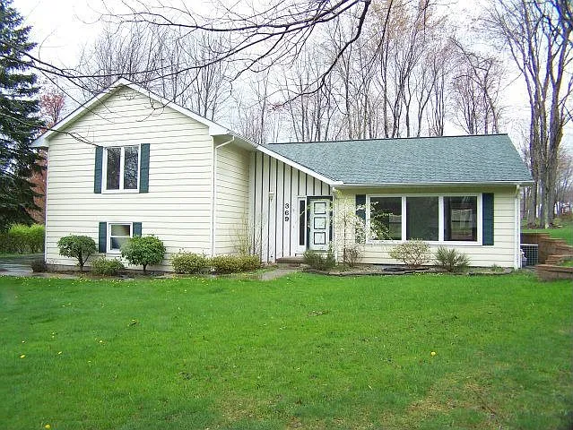 369 Cole Dr photo 1