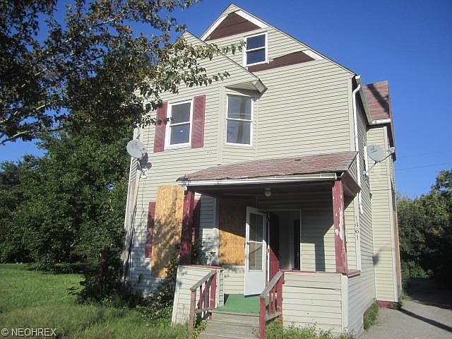 1st image of 1461 E 92nd St