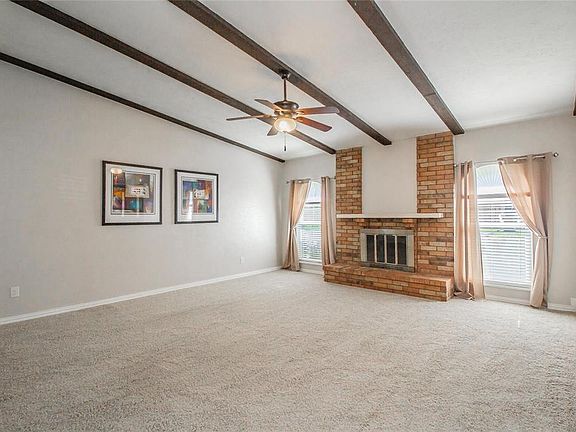 2nd image of 2711 Meadowview Dr