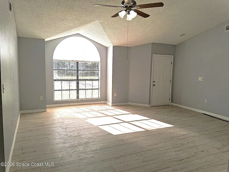 426 Jupiter Blvd NW — Photo 6