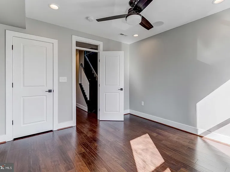 1440 S Charles St — Photo 32