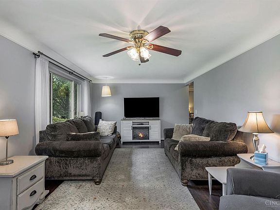 3rd image of 5739 Melody Ln