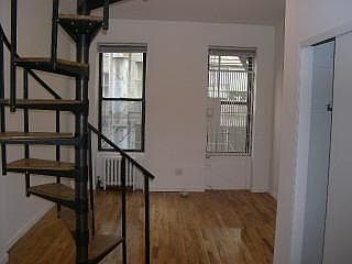 4th image of 245 E 62nd St APT 3