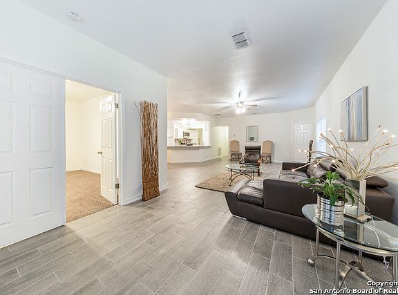 3rd image of 10618 Horn Blvd