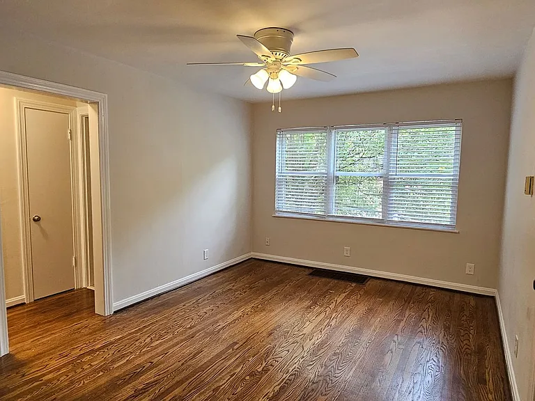 2200 Speed Ave — Photo 17