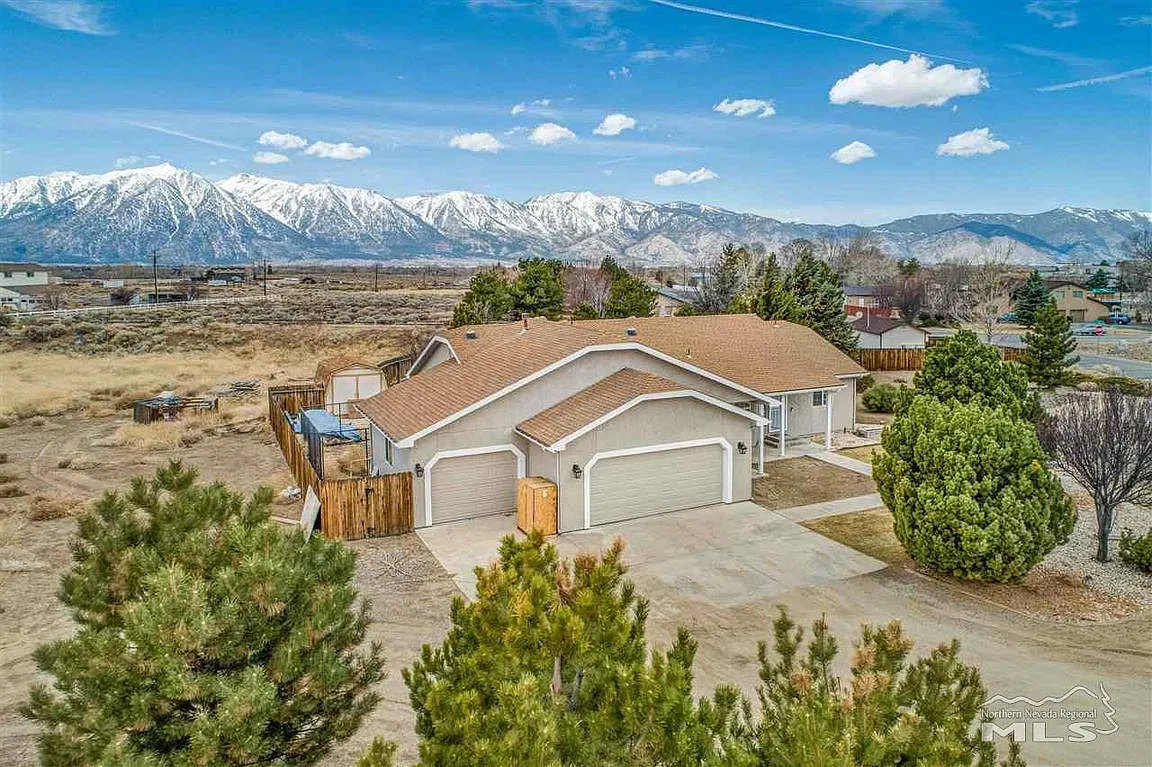 1801 Crockett Ln photo 1