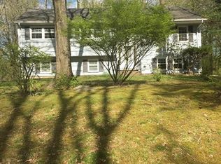 13 Apple Blossom Ct, Airmont, NY 10952