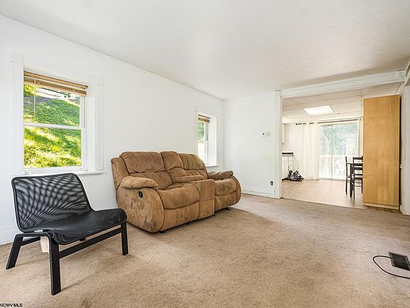 5th image of 1004 College Ave