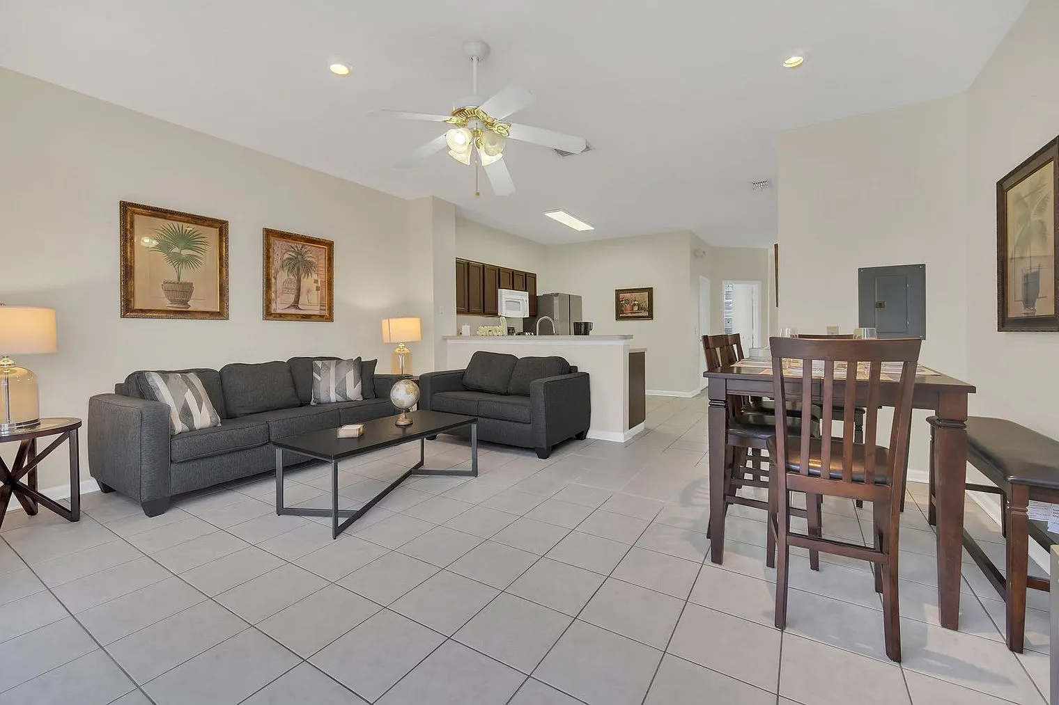 3 bed, 3.0 bath, 1442 sqft, $4,079 — Photo 3