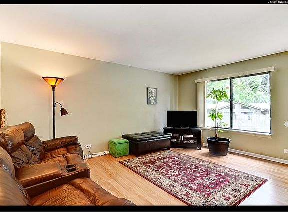 3rd image of 7306 Winthrop Way Unit 6