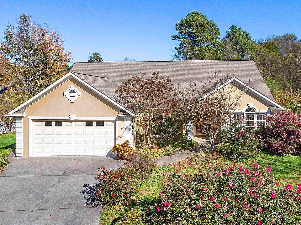 1st image of 601 Crestwicke Ln