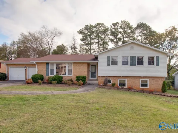 7627 Fleming Hills Dr SW, Huntsville, AL 35802