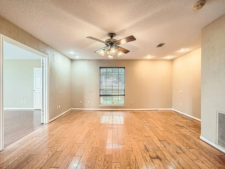 1850 County Road 105 — Photo 24