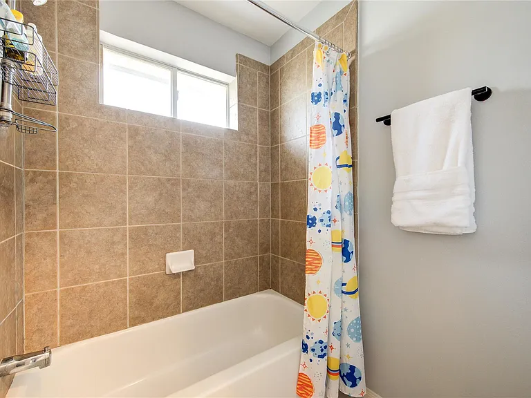 14311 Tasmania Ct — Photo 35