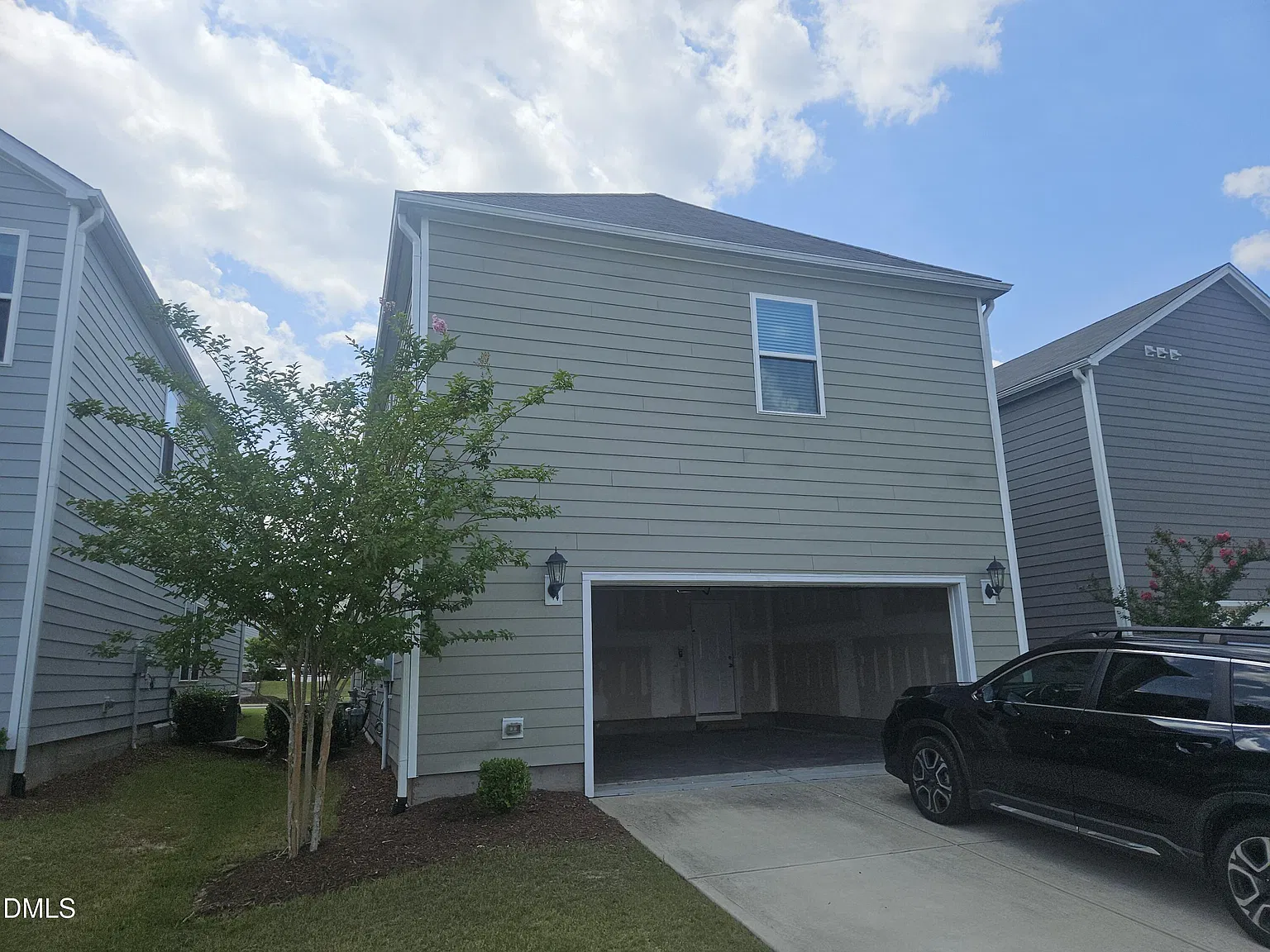 3 bed, 2.5 bath, 2322 sqft, $2,495 — Photo 3