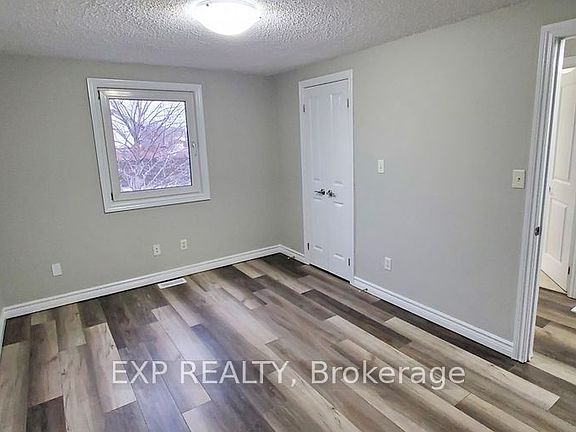 5th image of 246 Lakeshore Rd #3