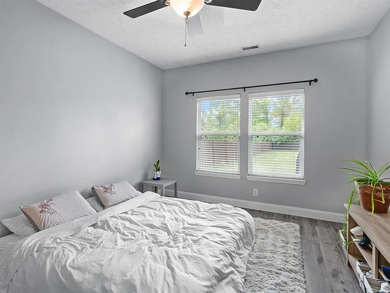 2293 Fleming Dr — Photo 12