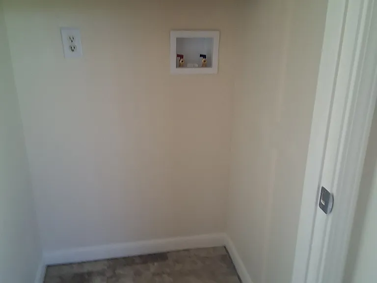 319 Elm St — Photo 2