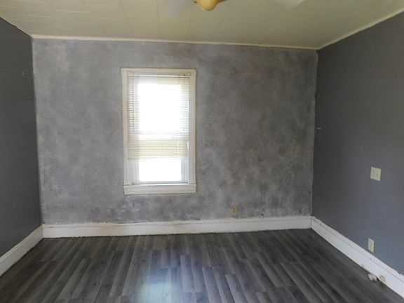 5th image of 119 Clay St