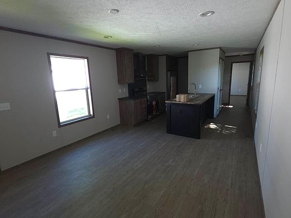 4th image of 335 Bahama Cir