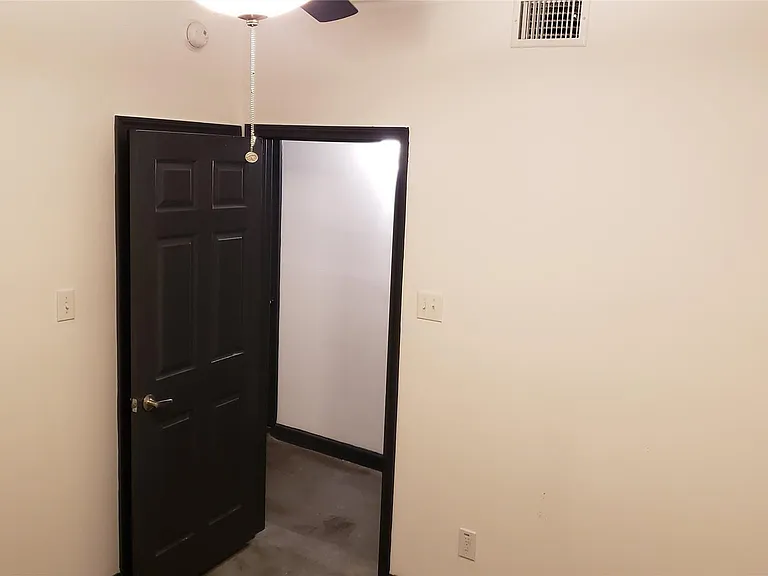 6825 Avenue C — Photo 10