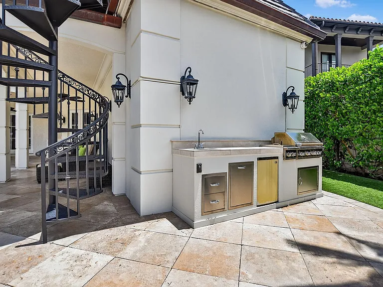 377 E Coconut Palm Rd — Photo 51