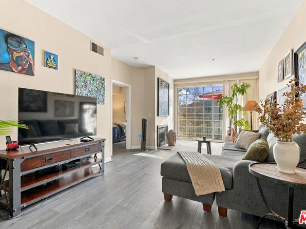 4750 Templeton St APT 1108, Los Angeles, CA 90032