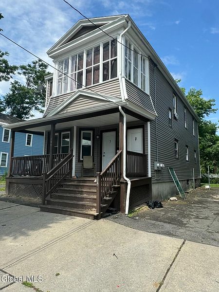 2nd image of 199 N Lake Avenue