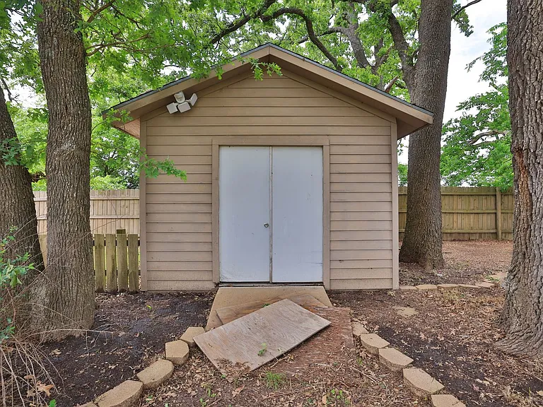 105 Lawrence Marshall Dr — Photo 38