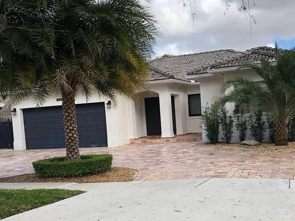16347 NW 88th Pl