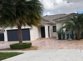 16347 NW 88th Pl, Miami Lakes, FL 33018