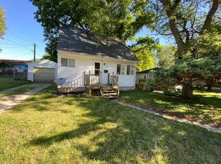 1407 Crescent St, Ames, IA 50010