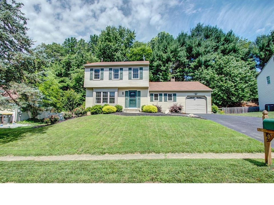1st image of 25 Winding Hill Dr