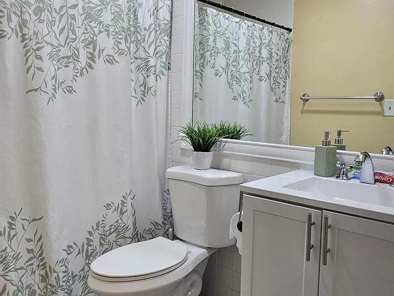 210 Sparrow Dr #4 — Photo 5
