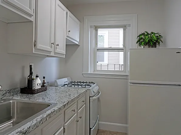 95 Adams St, Waltham, MA