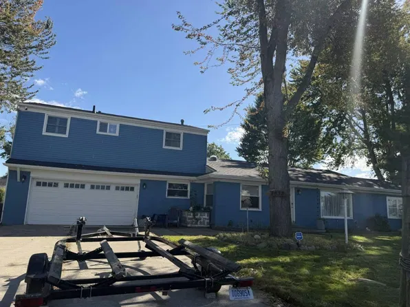 7833 Wagner Ln, Fair Haven, MI 48023