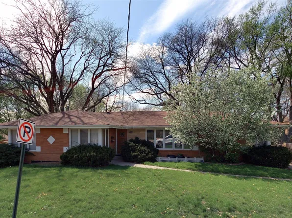 1520 & 1522 Del Matro Ct, Windsor Heights, IA 50324