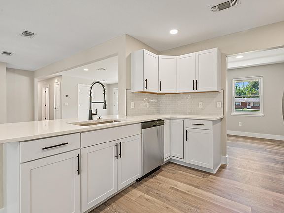 2nd image of 1411 28th St